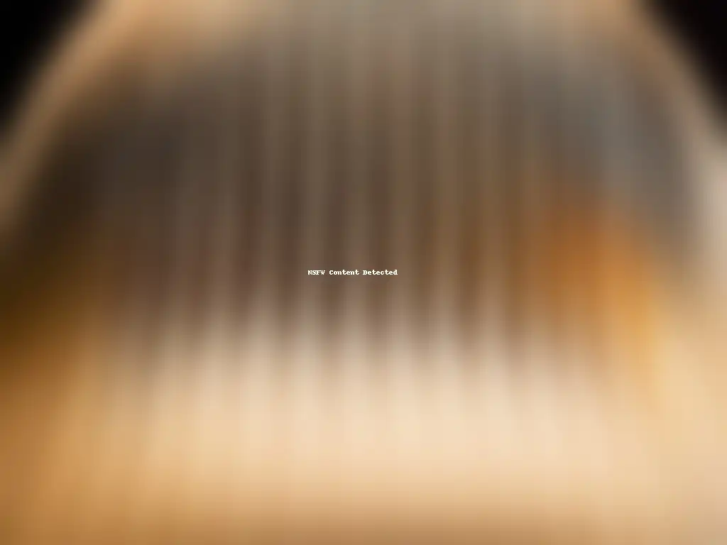 Detallada imagen de una persona con alopecia, mostrando la progresión de la pérdida de cabello